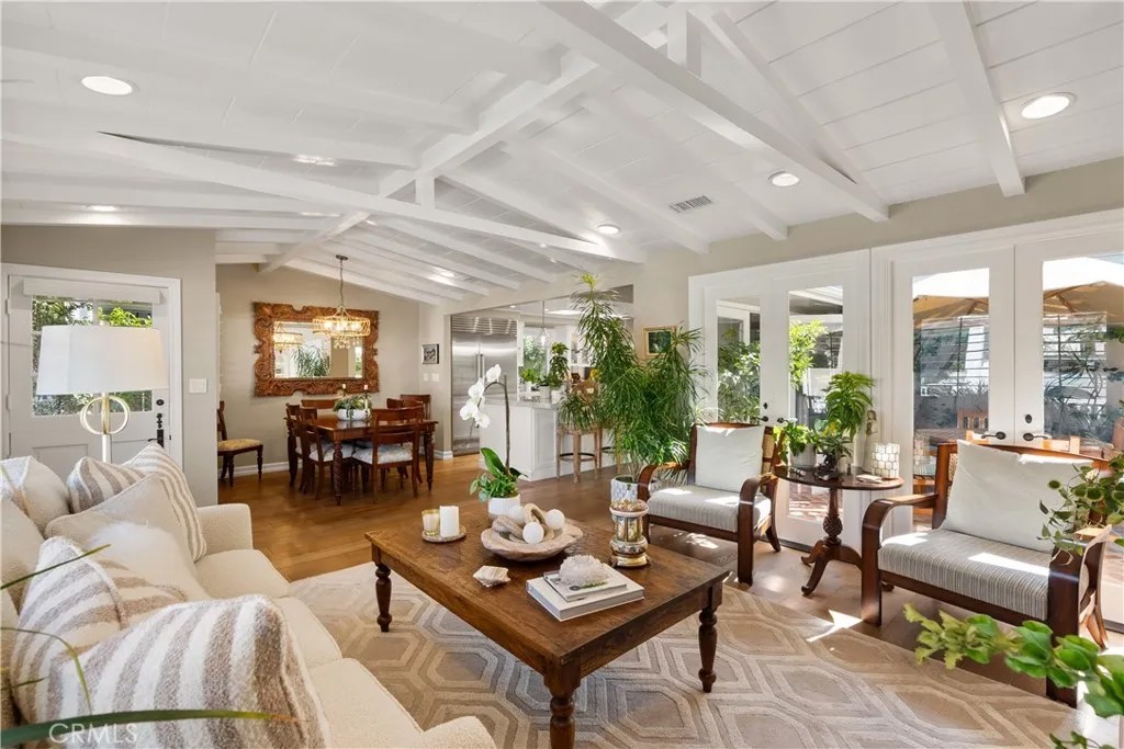 2602 Circle Drive