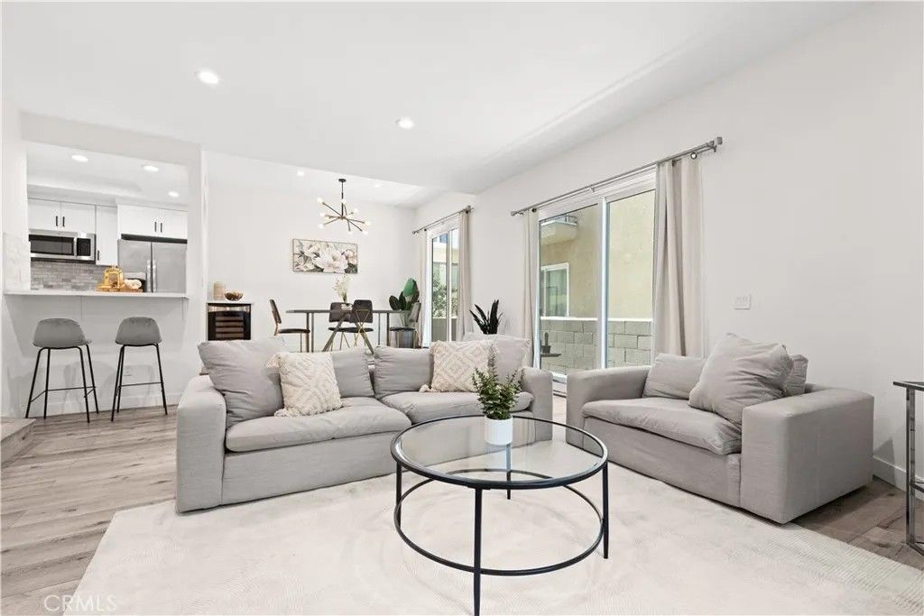 Photo of 11949 Goshen Avenue #110, Los Angeles, CA 90049 (MLS # SR26082518)