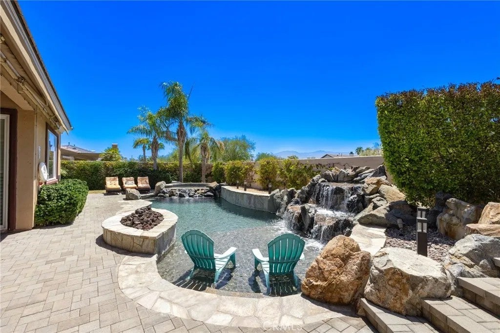43673 Spiaggia Place