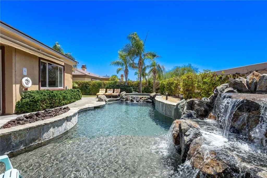 43673 Spiaggia Place