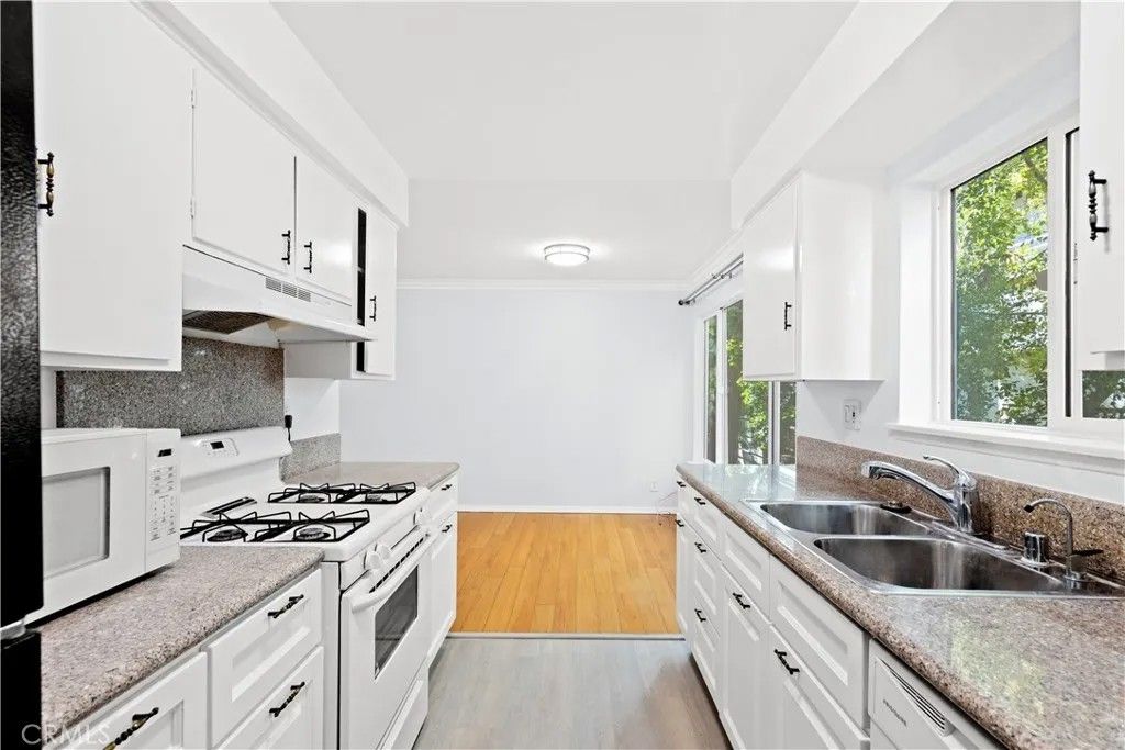 Photo of 11138 Aqua Vista #55, North Hollywood, CA 91602 (MLS # SR26089908)