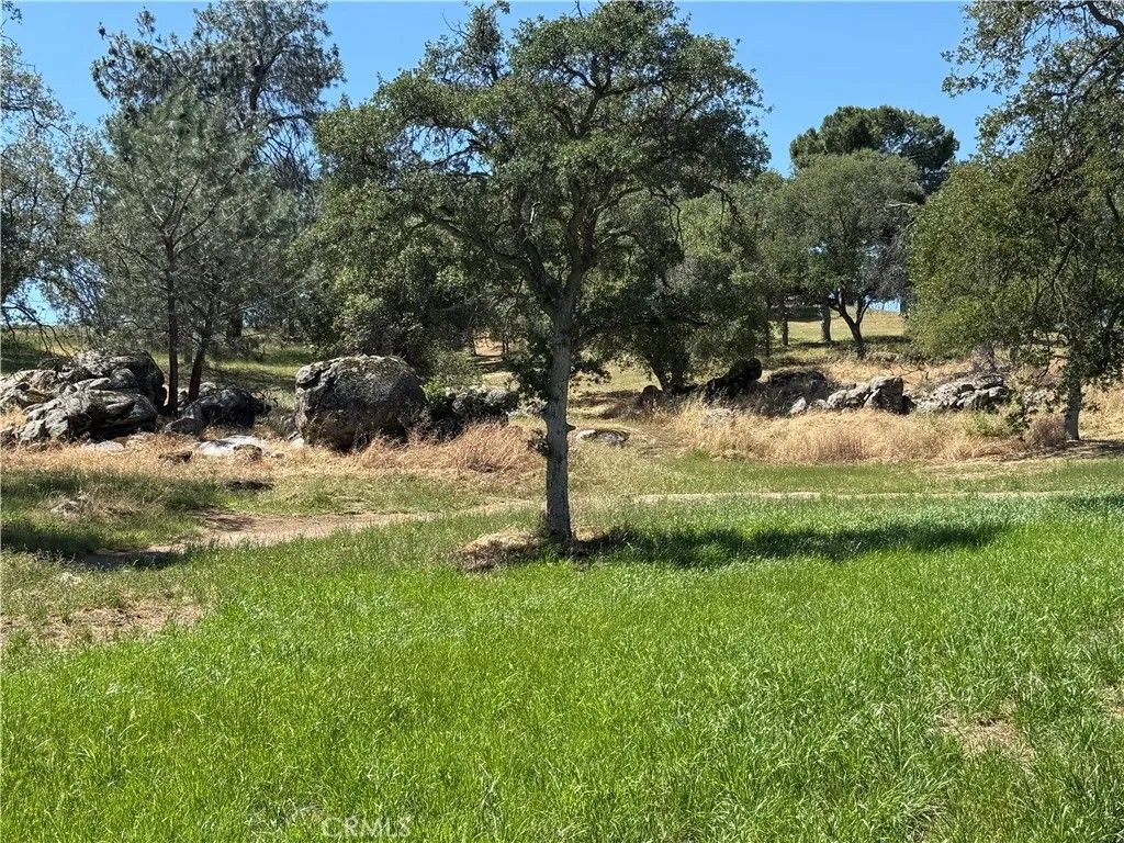 Photo of 958 N Kings Canyon, Coarsegold, CA 93614 (MLS # FR26097977)