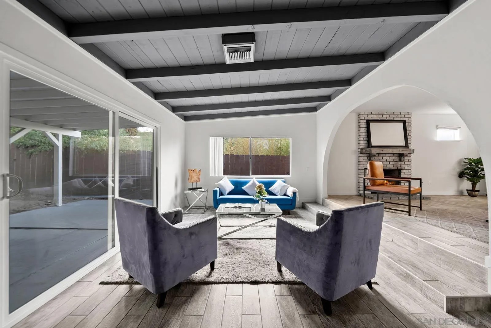 9121 Farrington Dr