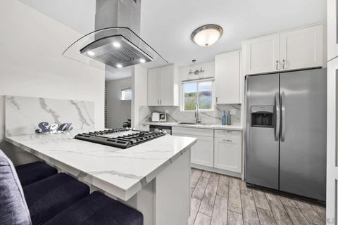 Photo of 9121 Farrington Dr, Santee, CA 92071 (MLS # 250038715)