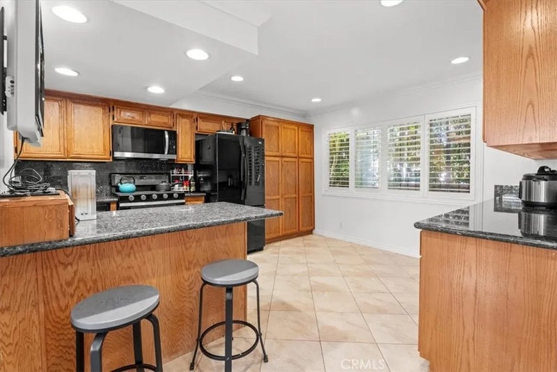 4345 W. 154th St. 10