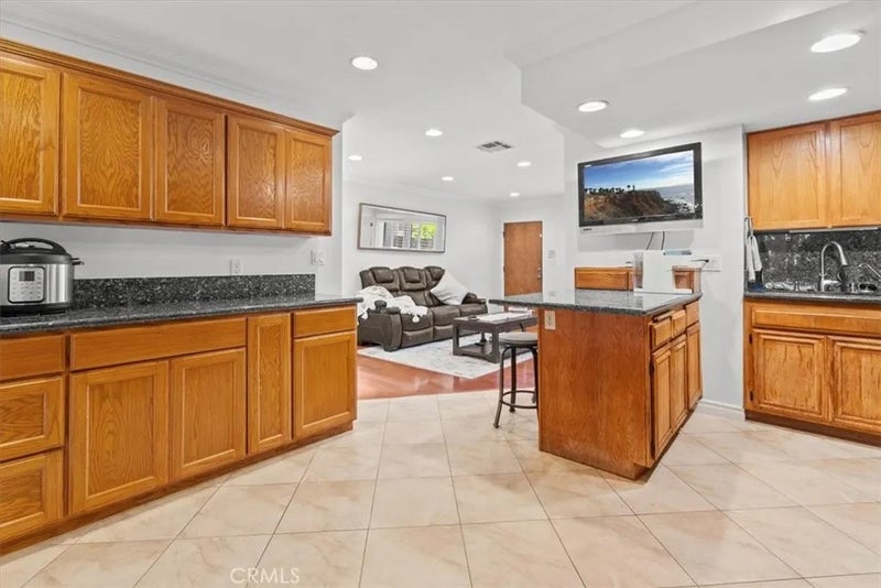 4345 W. 154th St. 10