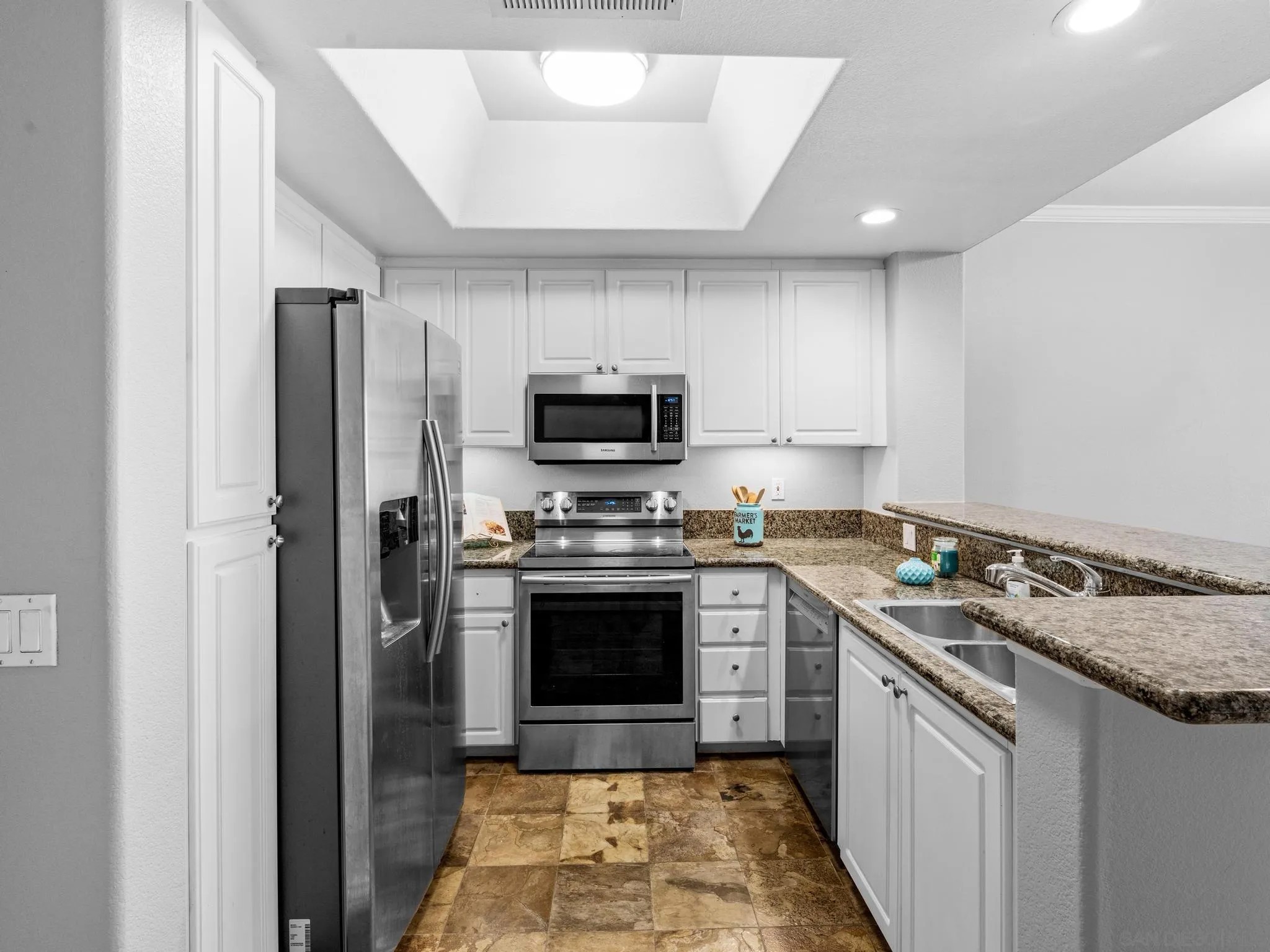 9263 Regents Rd B302