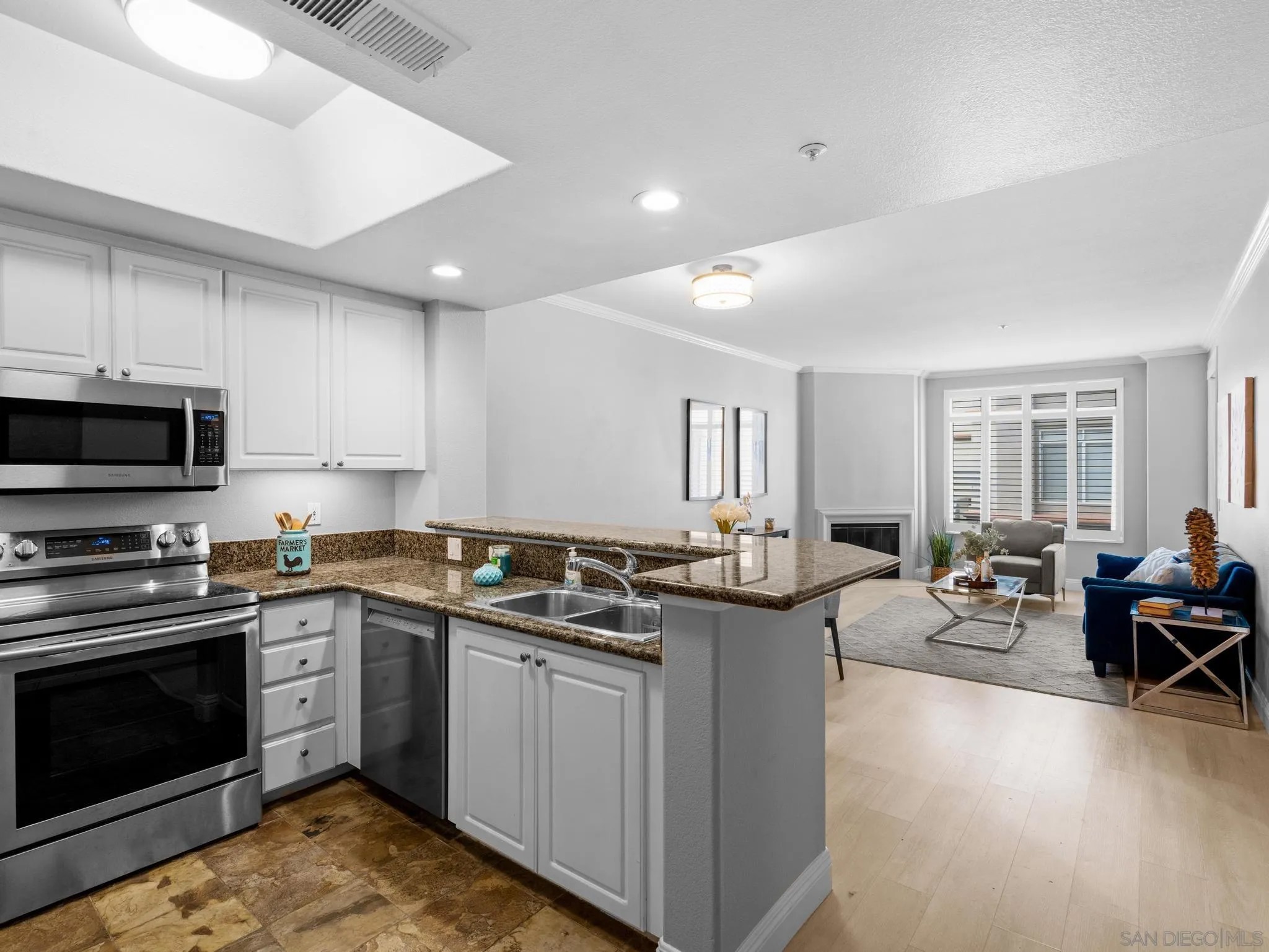 9263 Regents Rd B302