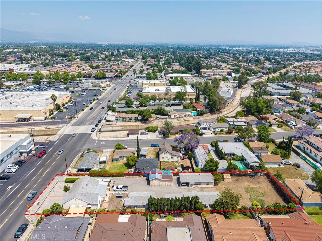 8836 E Broadway