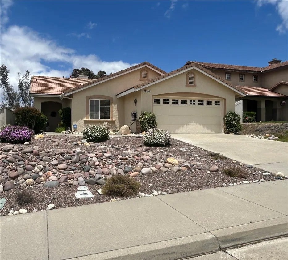 Photo of 31602 Via San Carlos, Temecula, CA 92592 (MLS # SW26119490)