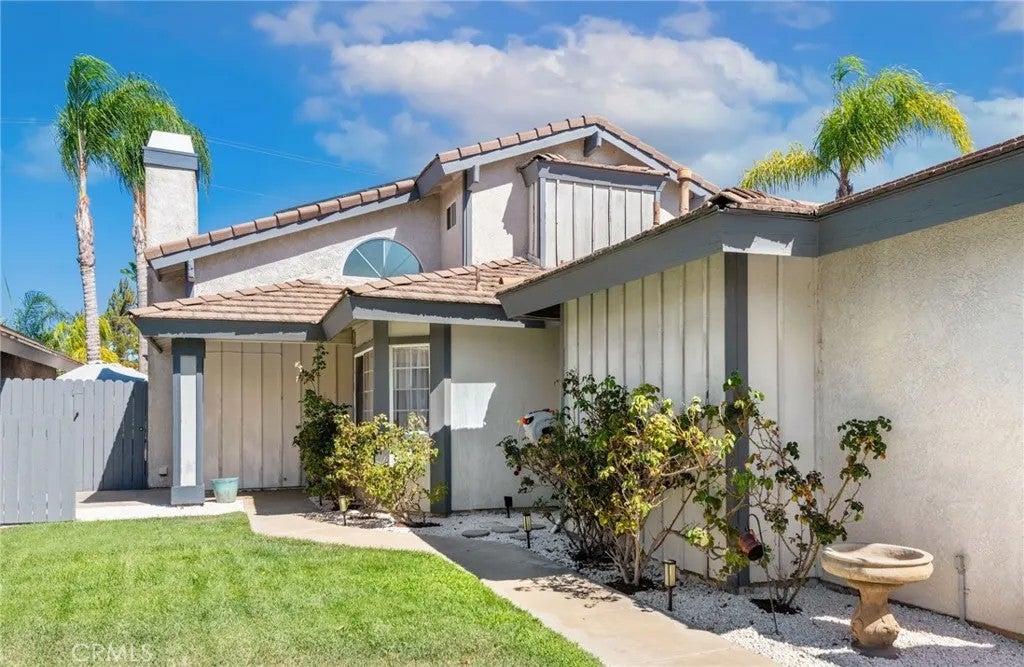 41441 Avenida De La Reina