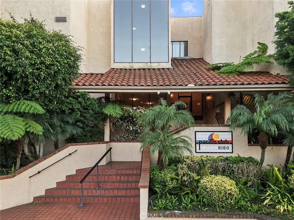 Photo of 8180 Manitoba St #310, Playa Del Rey, CA 90293 (MLS # SR26007852)