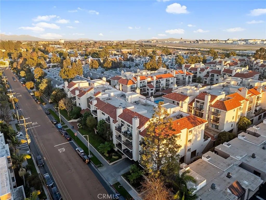 Photo of 8180 Manitoba St #310, Playa Del Rey, CA 90293 (MLS # SR26007852)