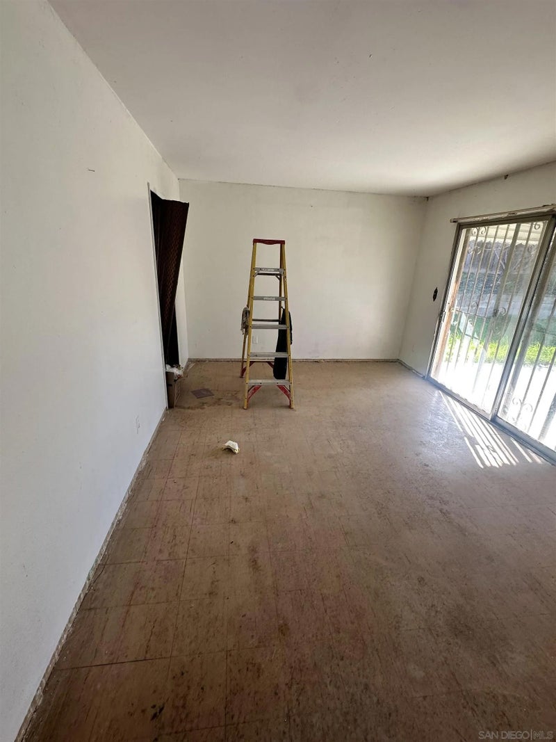 128 Old Oak Dr