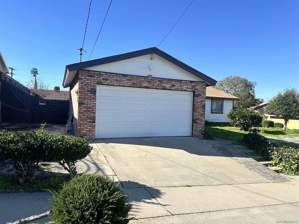 Photo of 128 Old Oak Rd, San Diego, CA 92114 (MLS # 2600781)