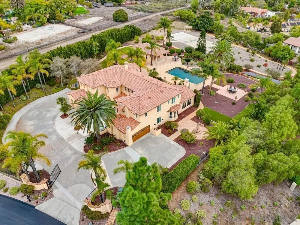 Poway, California 92064, United States, 7 Bedrooms Bedrooms, ,6 BathroomsBathrooms,Residential,Active,247513