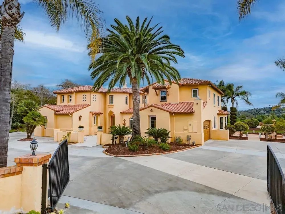 Poway, California 92064, United States, 7 Bedrooms Bedrooms, ,6 BathroomsBathrooms,Residential,Active,247513