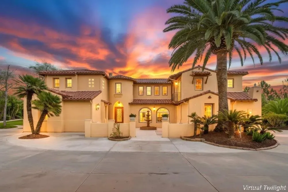 Poway, California 92064, United States, 7 Bedrooms Bedrooms, ,6 BathroomsBathrooms,Residential,Active,247513