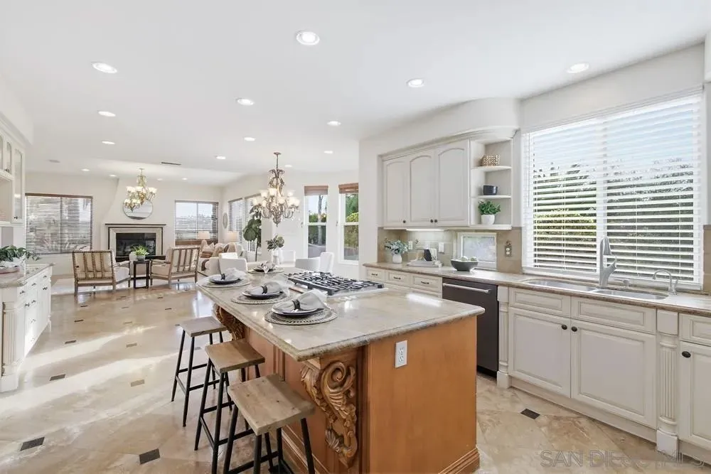 Poway, California 92064, United States, 7 Bedrooms Bedrooms, ,6 BathroomsBathrooms,Residential,Active,247513