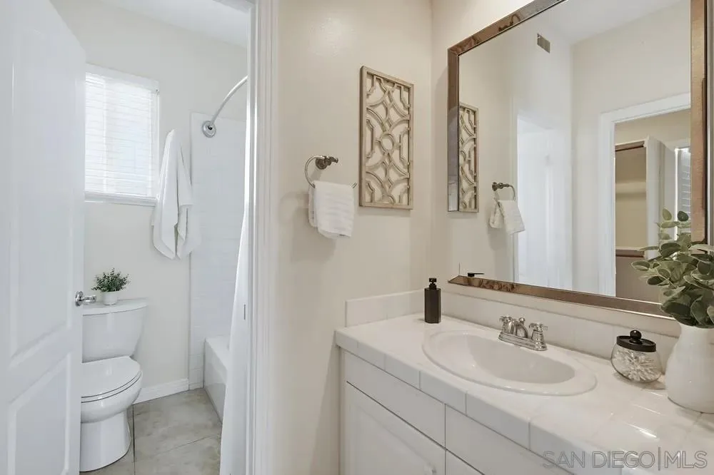 Poway, California 92064, United States, 7 Bedrooms Bedrooms, ,6 BathroomsBathrooms,Residential,Active,247513