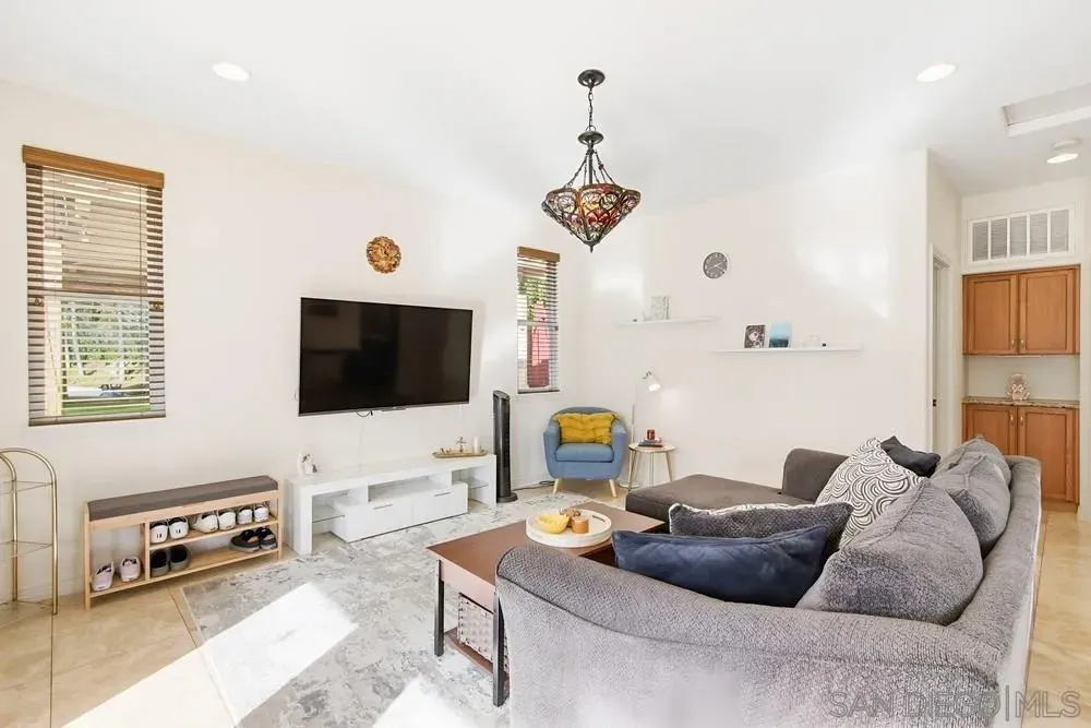 Poway, California 92064, United States, 7 Bedrooms Bedrooms, ,6 BathroomsBathrooms,Residential,Active,247513