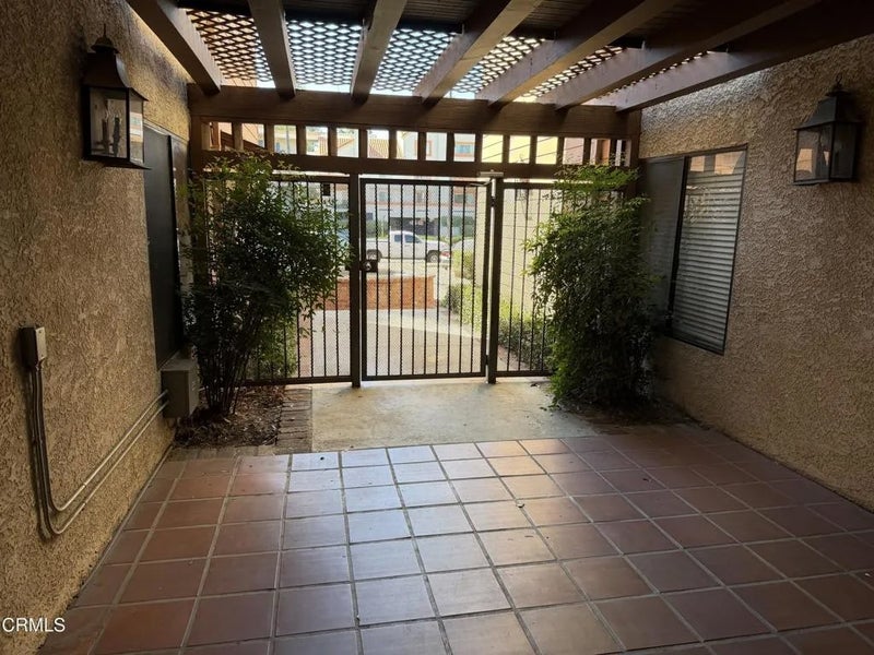 15155 Sherman Way 29