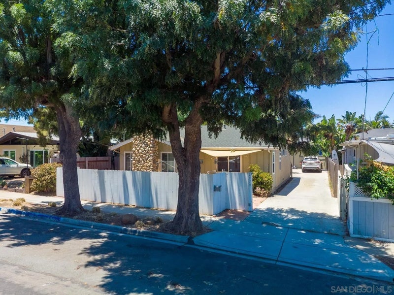 2368-2370 Soto St.
