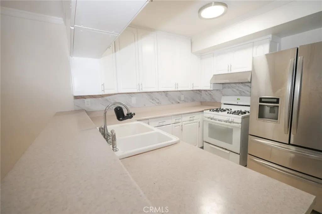 Photo of 16600 Seville AVE #C, Fontana, CA 92335 (MLS # AR26139691)