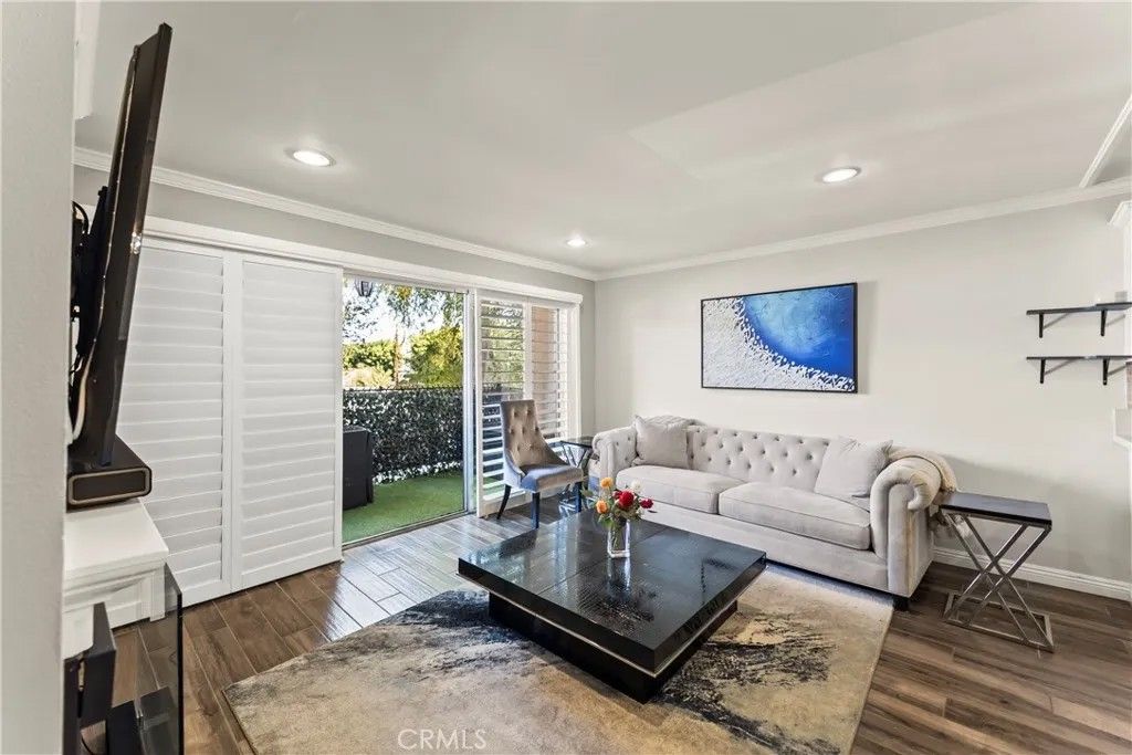 Photo of 14850 Hesby Street #102, Sherman Oaks, CA 91403 (MLS # SR25246511)