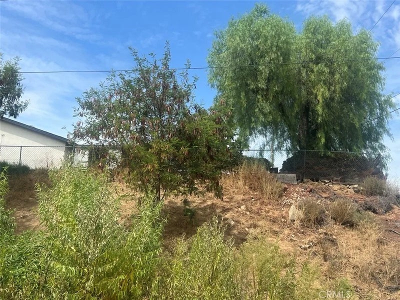 19236 Stroh Avenue