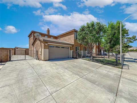 Photo of 1302 Wellington Drive, Palmdale, CA 93551 (MLS # SR26135987)