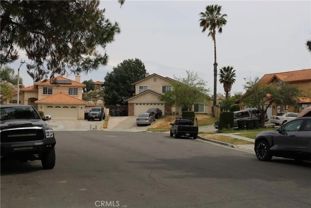 Photo of 347 Columbine Court, Perris, CA 92570 (MLS # IV26063678)