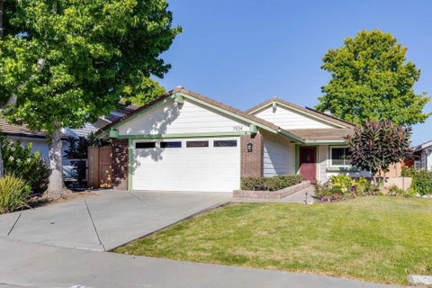 Photo of 7934 Calle Posada, Carlsbad, CA 92009 (MLS # NDP2605582) Photo of 7934 Calle Posada, Carlsbad, CA 92009 (MLS # NDP2605582)