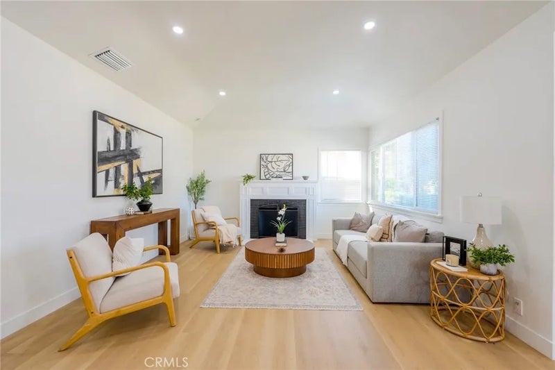3426 W 82nd
