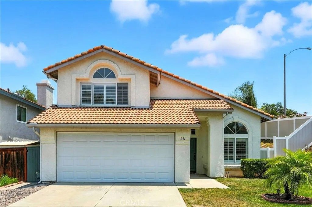 Photo of 251 Royal Glen Drive, Fallbrook, CA 92028 (MLS # ND25164466)