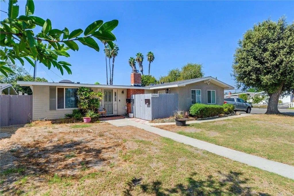 Photo of 1765 S Biscayne Court, Anaheim, CA 92804 (MLS # OC26096583)