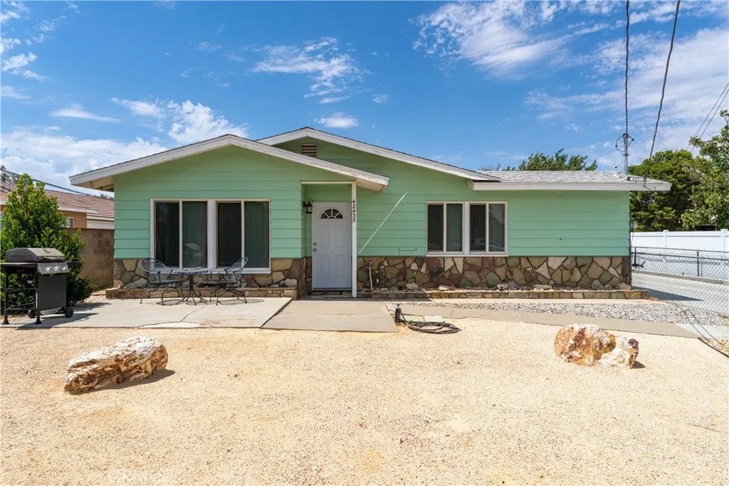 Photo of 42435 52nd Street, Lancaster, CA 93536 (MLS # SR26178082)