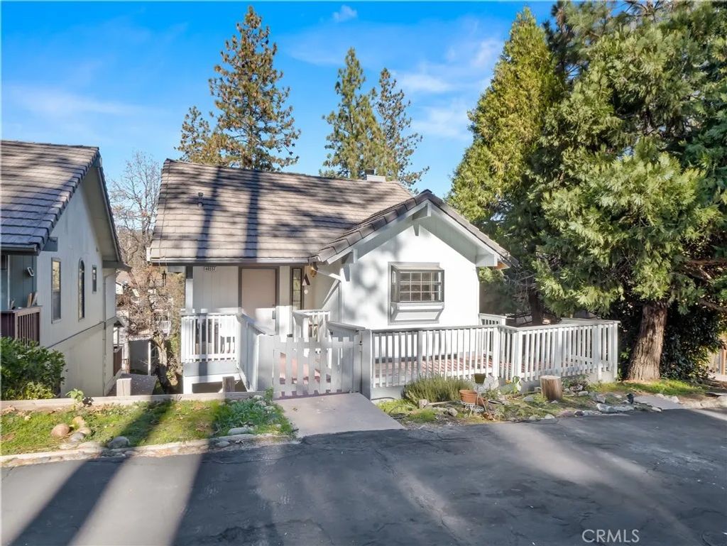 Photo of 40557 Saddleback Road, Bass Lake, CA 93604 (MLS # FR26009662)