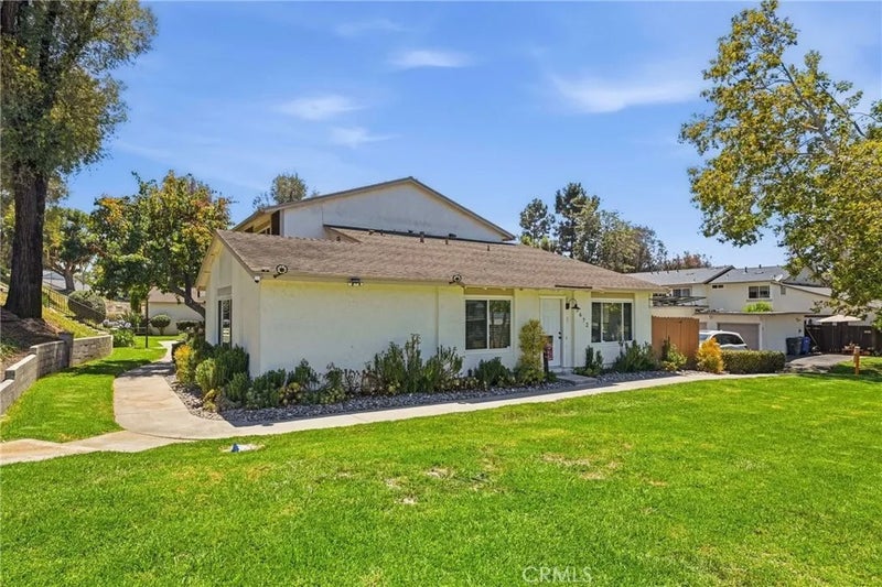 3672 Harbor View Way
