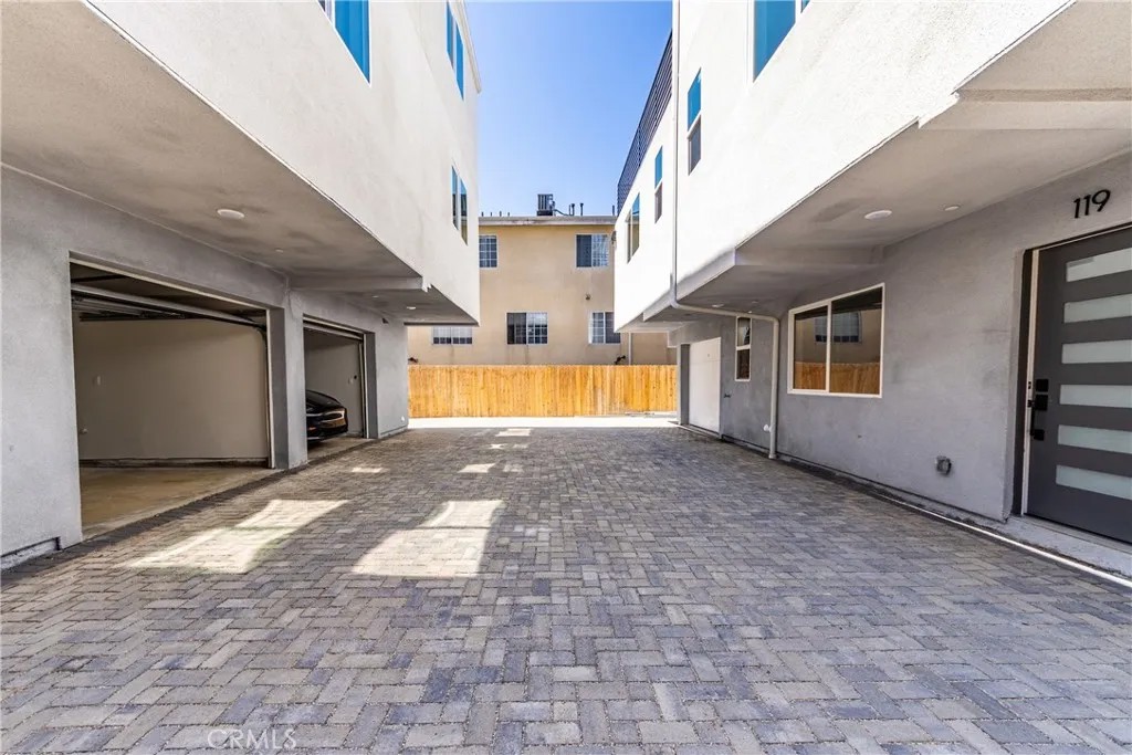 119 S Rampart Boulevard