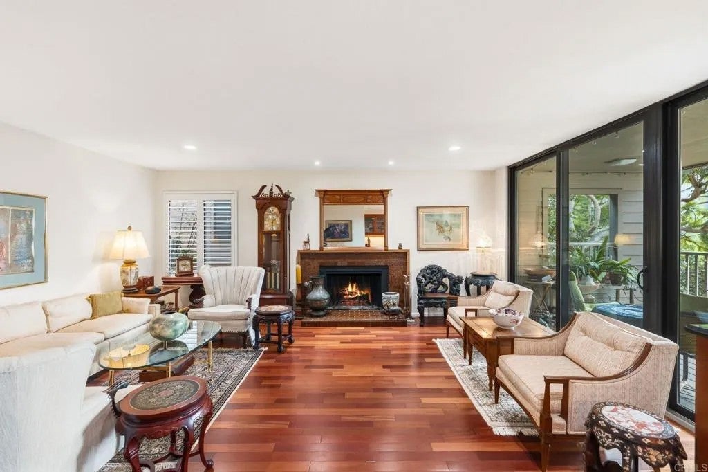 259 Sea Forest Court
