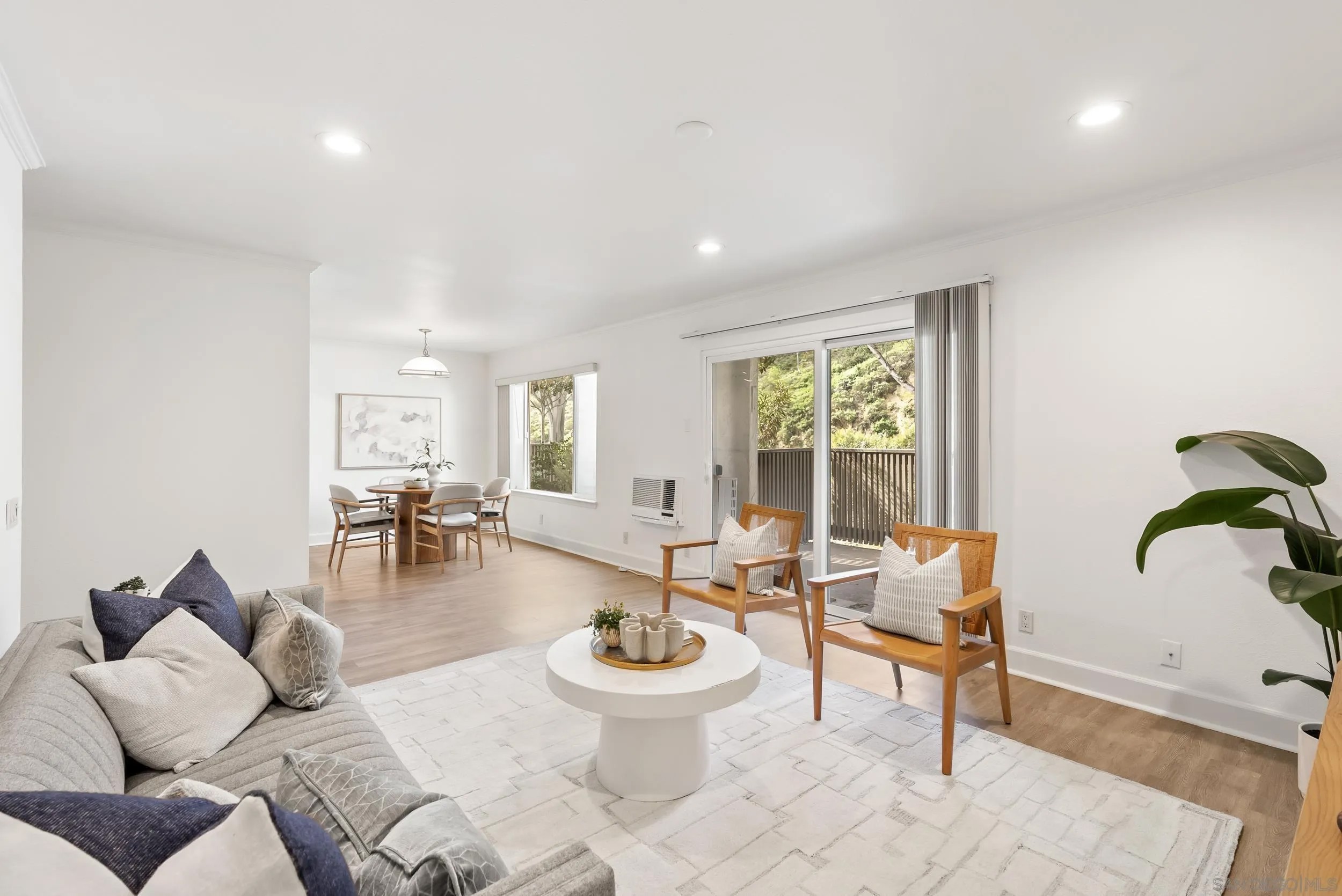 8503 Villa La Jolla Dr E