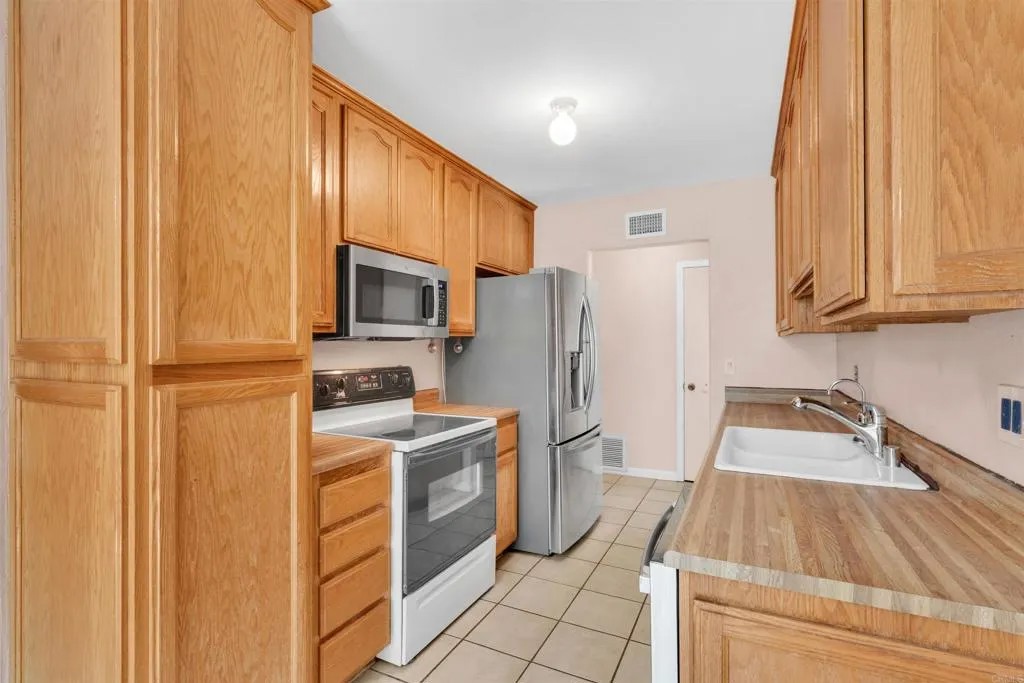 13206 Lakeview Granada Drive