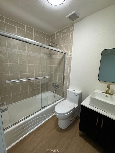 Tiny photo for 15643 Lassen, North Hills, CA 91343 (MLS # SR25275468)