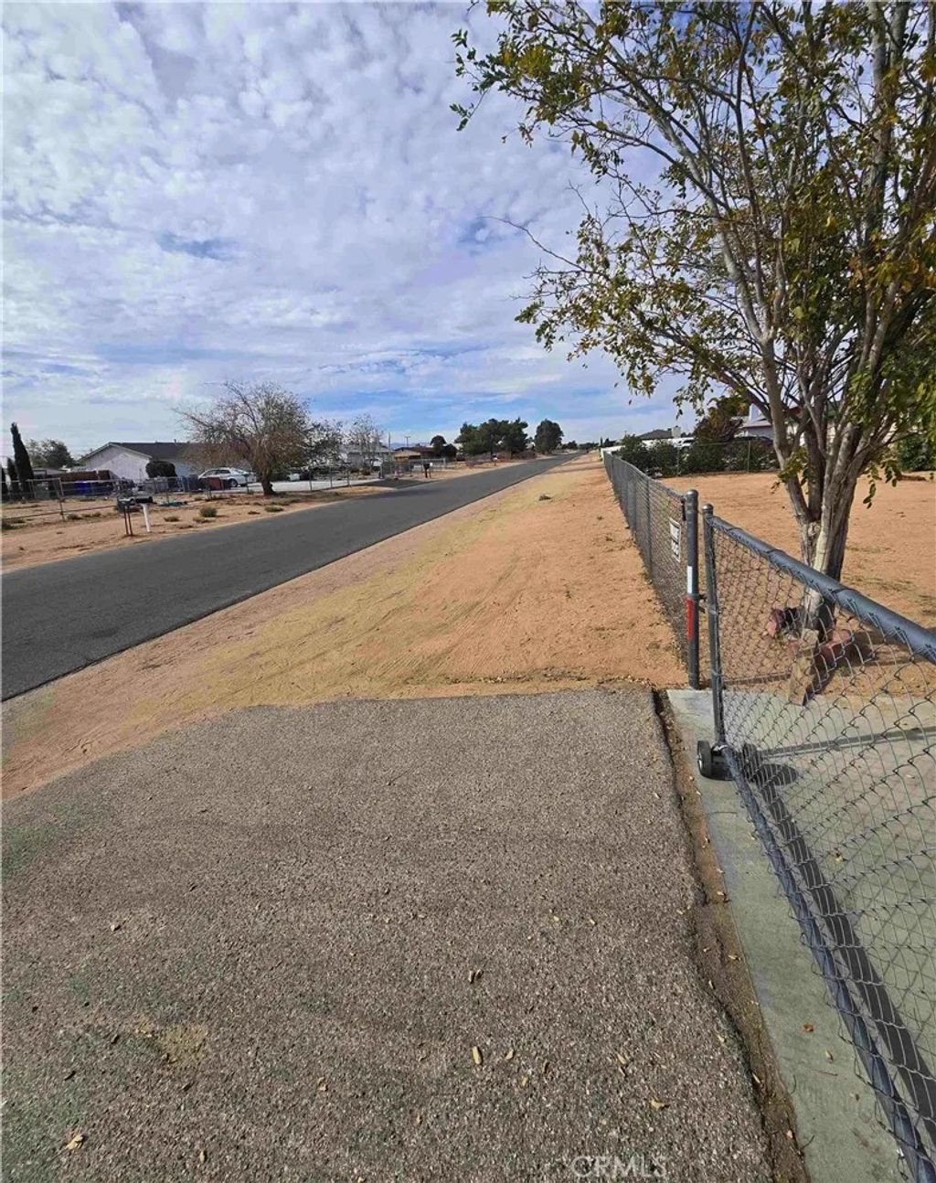 Photo of 22684 Powhatan Rd, Apple Valley, CA 92308 (MLS # SW26016645)