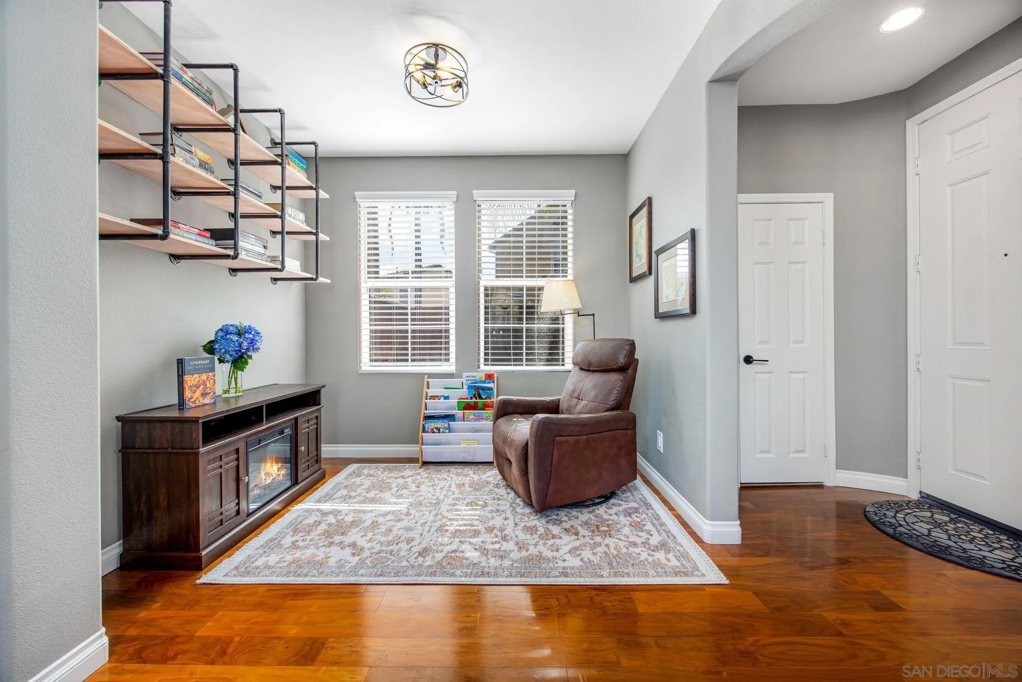 7413 Cortile Bellaza