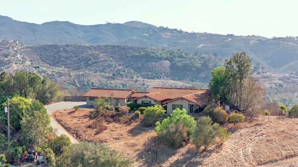 Photo of 30138 Disney Lane, Vista, CA 92084 (MLS # 260024451)
