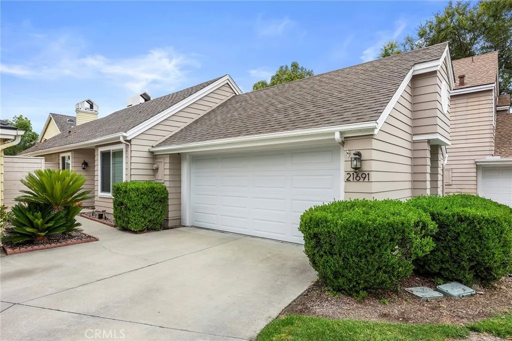 21691 FAIRBROOK 37