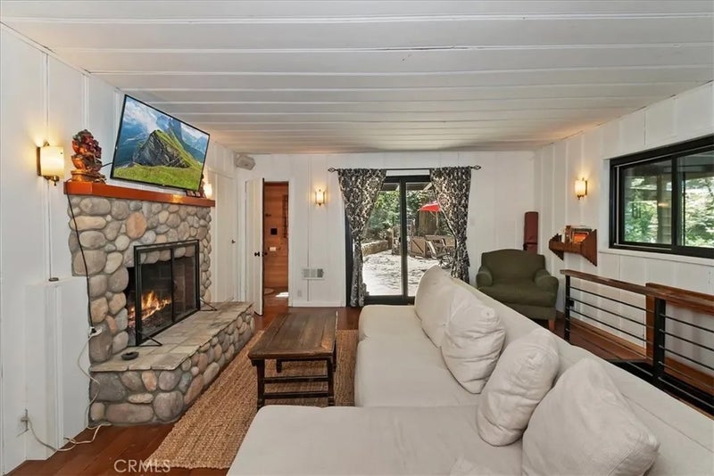 851 Cottage Grove