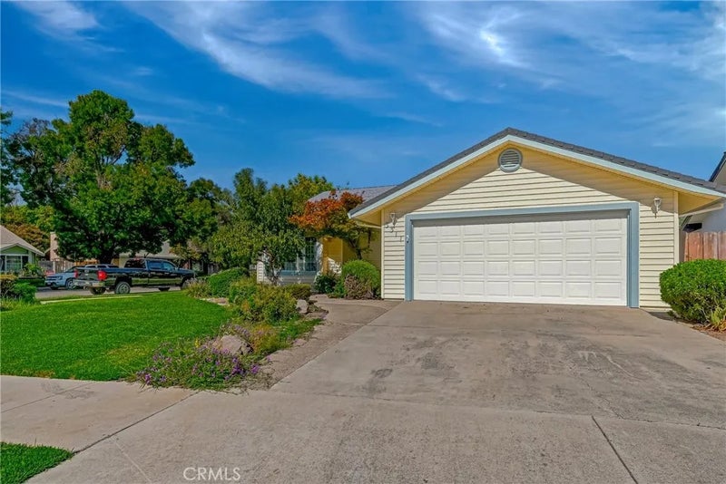 3311 Shamrock